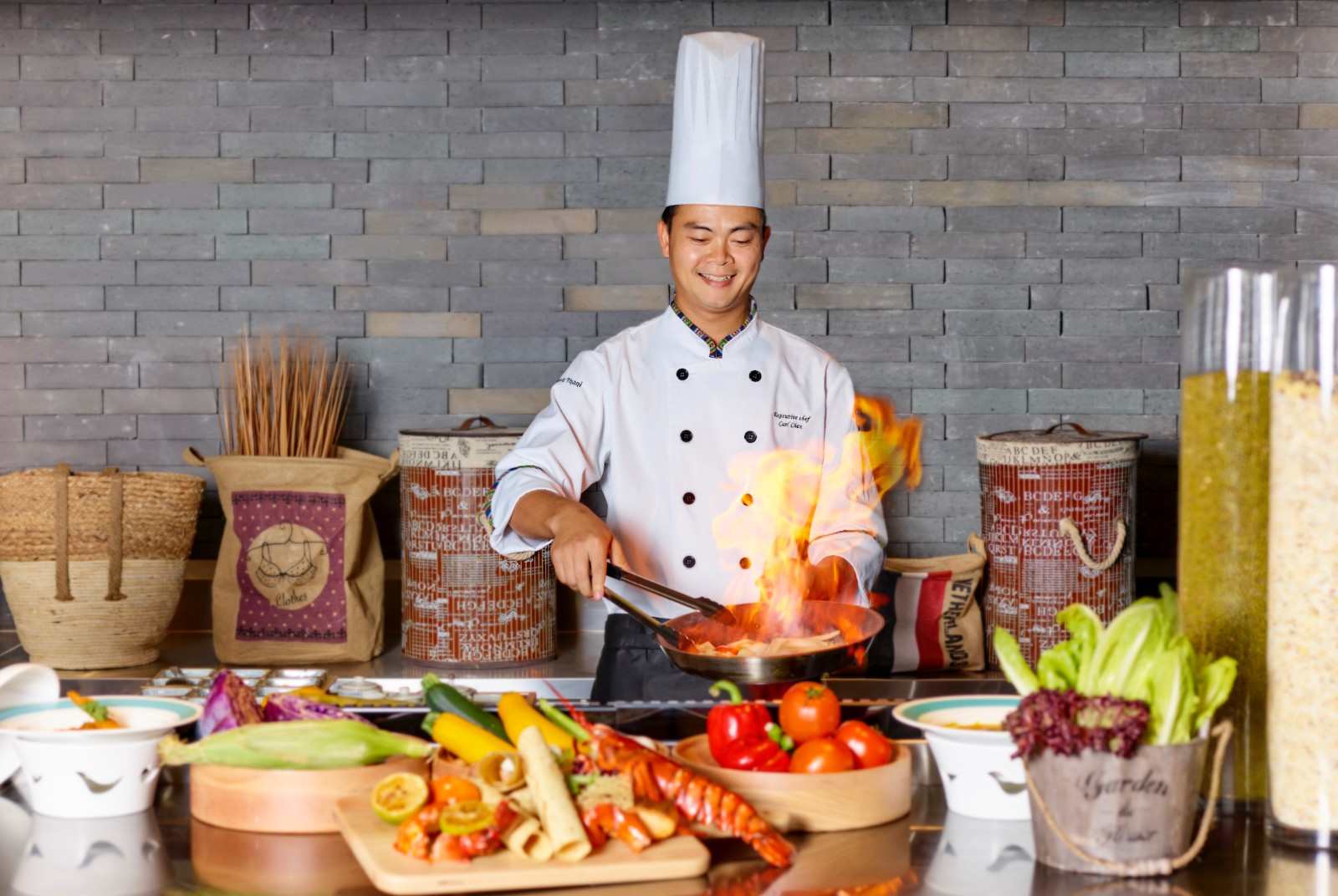 6200平泳池,1200平米小型无边泳池