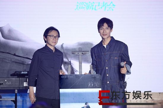 你还好吗歌曲完整版陈楚生,陈楚生你还好吗巡演演了几场了