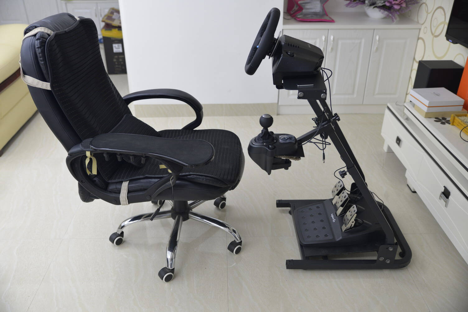 罗技g29方向盘玩极品飞车设置教程,罗技g29力反馈游戏方向盘