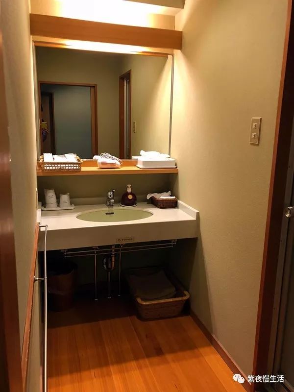 未见富士,幸运依在-秀峰阁湖月