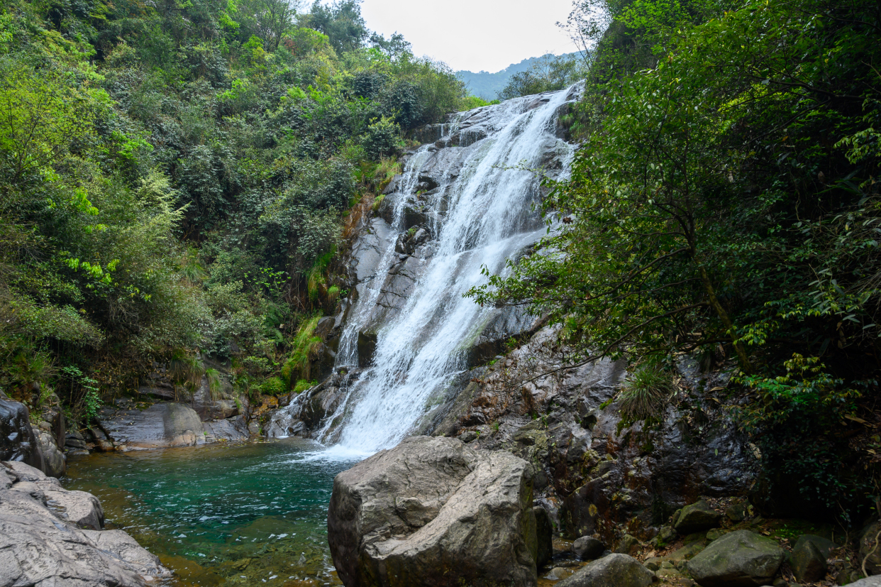 浙江这座宝藏小城,藏着一处山水秘境,史称江南第一名山