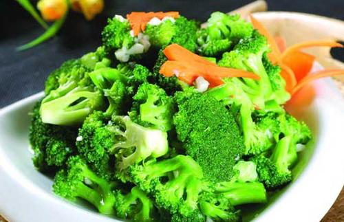 蒜蓉西兰花和清炒西兰花有啥不同,西兰花炒虾仁西兰花焯水多久