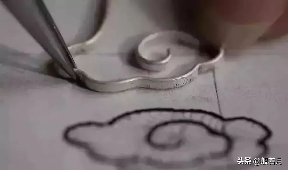 金手镯9000多买到假的完整版,18000黄金手镯