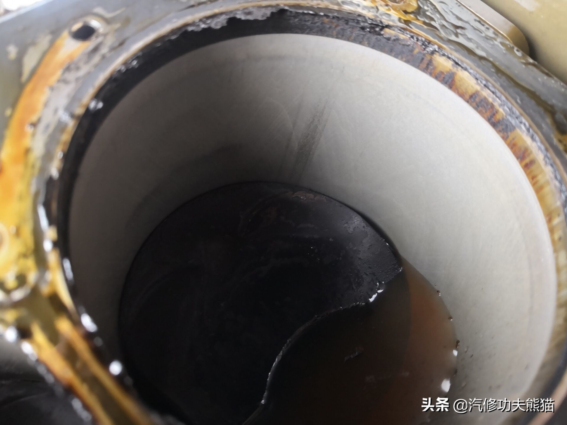 为什么都说奥迪a6l烧机油,奥迪a6l2.4烧机油原因分析