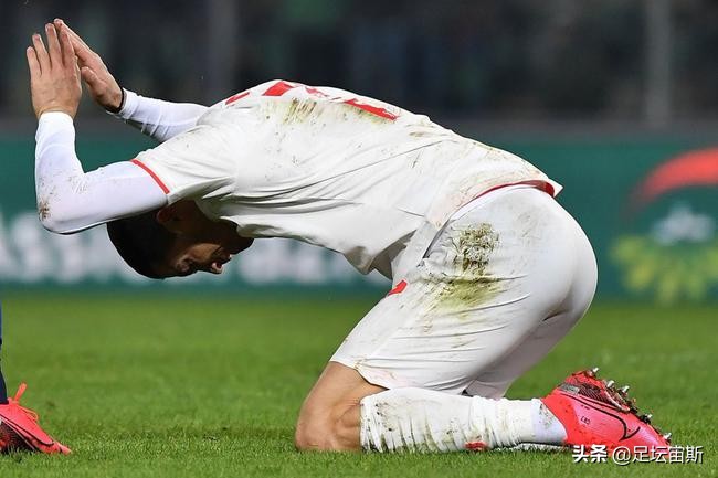 c罗踢飞草皮,c罗一夜刷爆四大纪录lpl