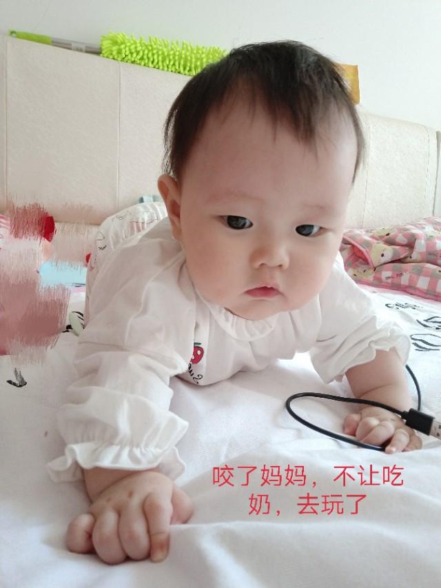 孩子长牙吃奶总是咬得很疼,婴儿长牙吃奶总是咬怎么办