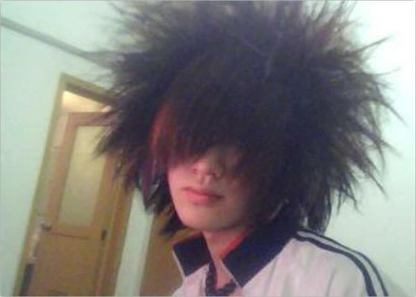 杀马特回忆过去,杀马特去网吧通宵