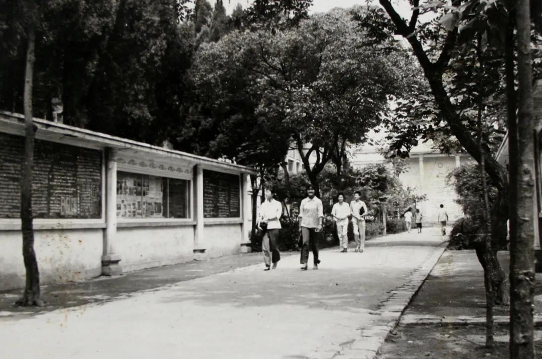 瑞中有三首校歌,均为名家打造,字字珠玑,美出天际