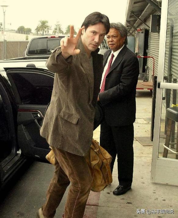 基努里维斯送手表,基里努维斯送哈雷