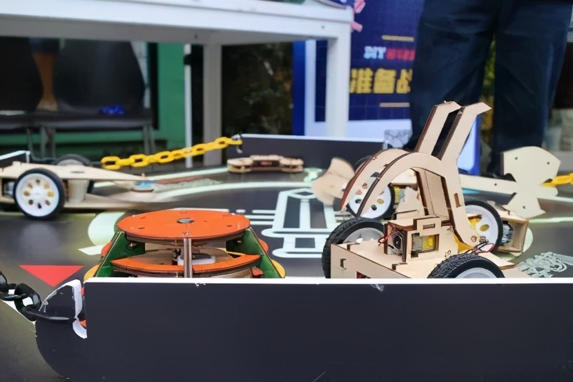 街道学习雷锋主题汇演,学雷锋广场活动创意