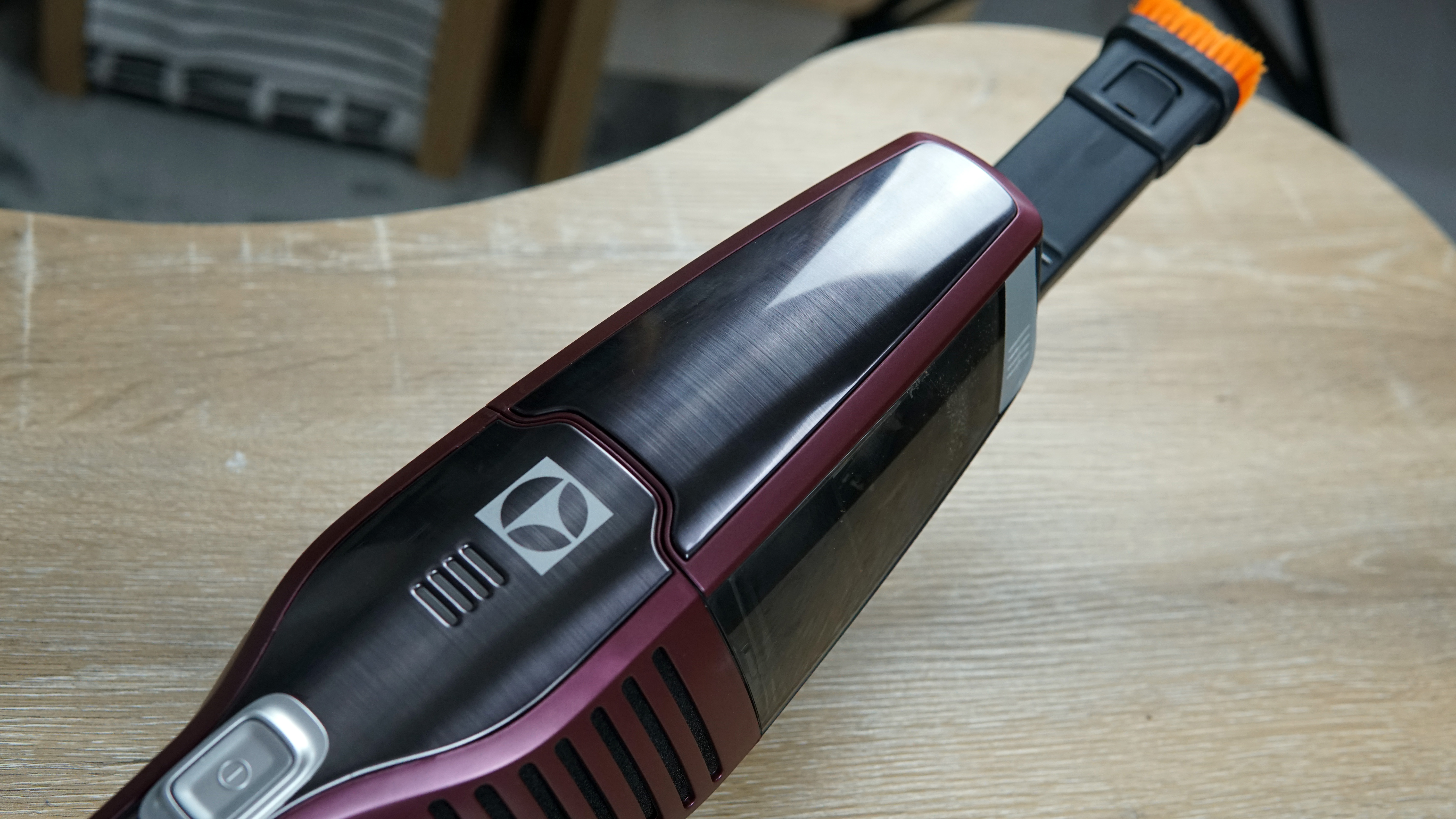 伊莱克斯z803干湿两用吸尘器,伊莱克斯无线吸尘器哪款好