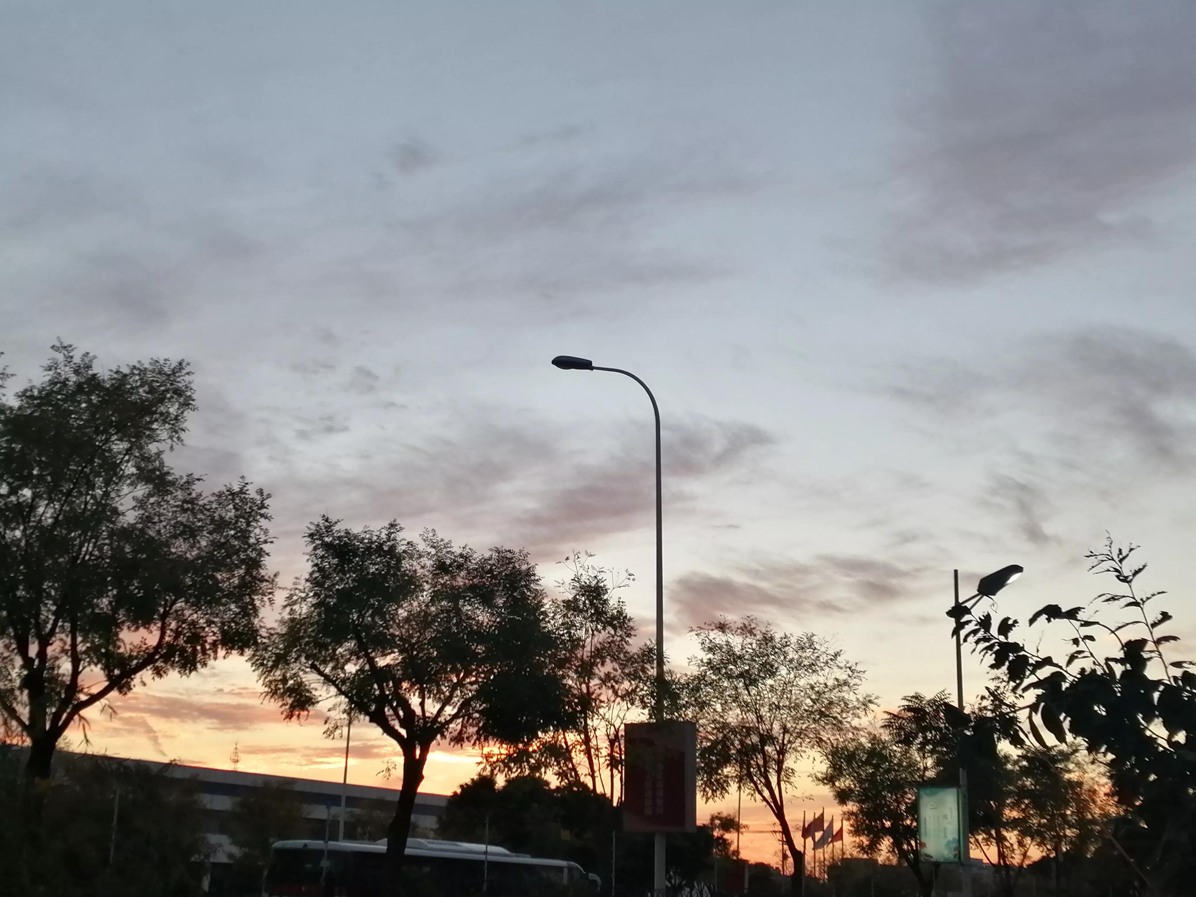 学生课堂睡觉问题老师怎么处理,在课堂上想睡觉怎样快速清醒