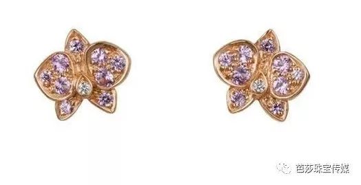 早春最流行的珠宝搭配,什么穿搭可以戴夸张的珠宝