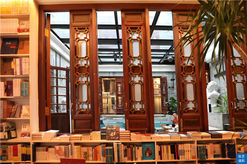 广州荔湾湖公园藏着一个可以睡觉的书店,这家书店再造一个乌托邦