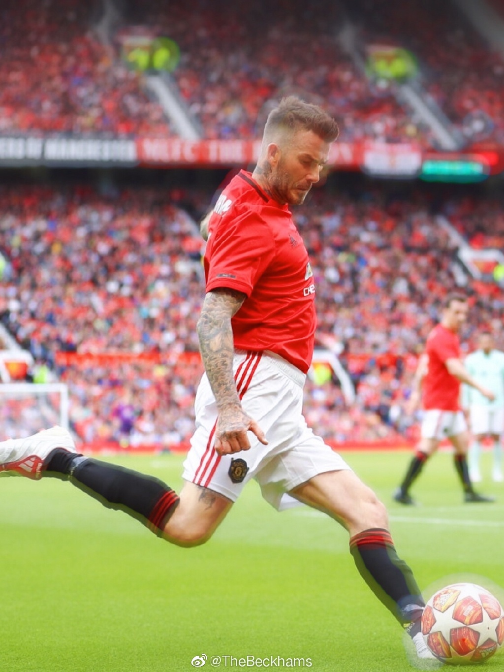 鍥犱负灏忕綏鐖变笂瓒崇悆,涓轰粈涔堝彧鏈夊皬璐濅細鍦嗘湀寮垁