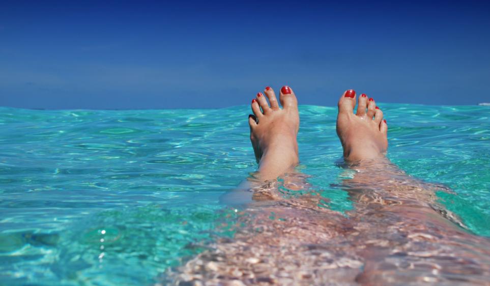 腰突可以游泳缓解吗,腰突保守治疗多久后可以游泳