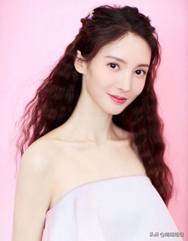 你的脸型适合披头发还是扎头发,扎什么发型发际线不会后移和秃头