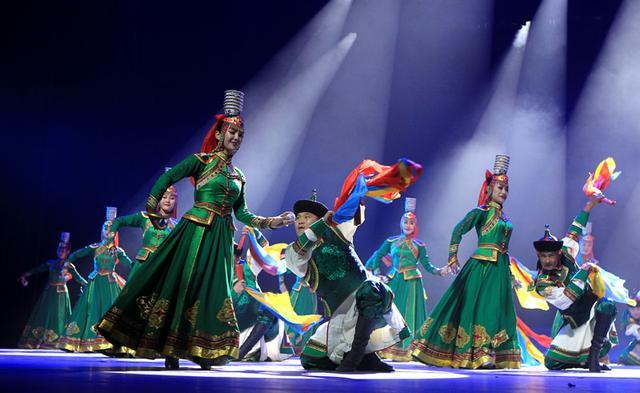 诗经》品读：《简兮》美人原来是*男舞**，古代迷妹也追星