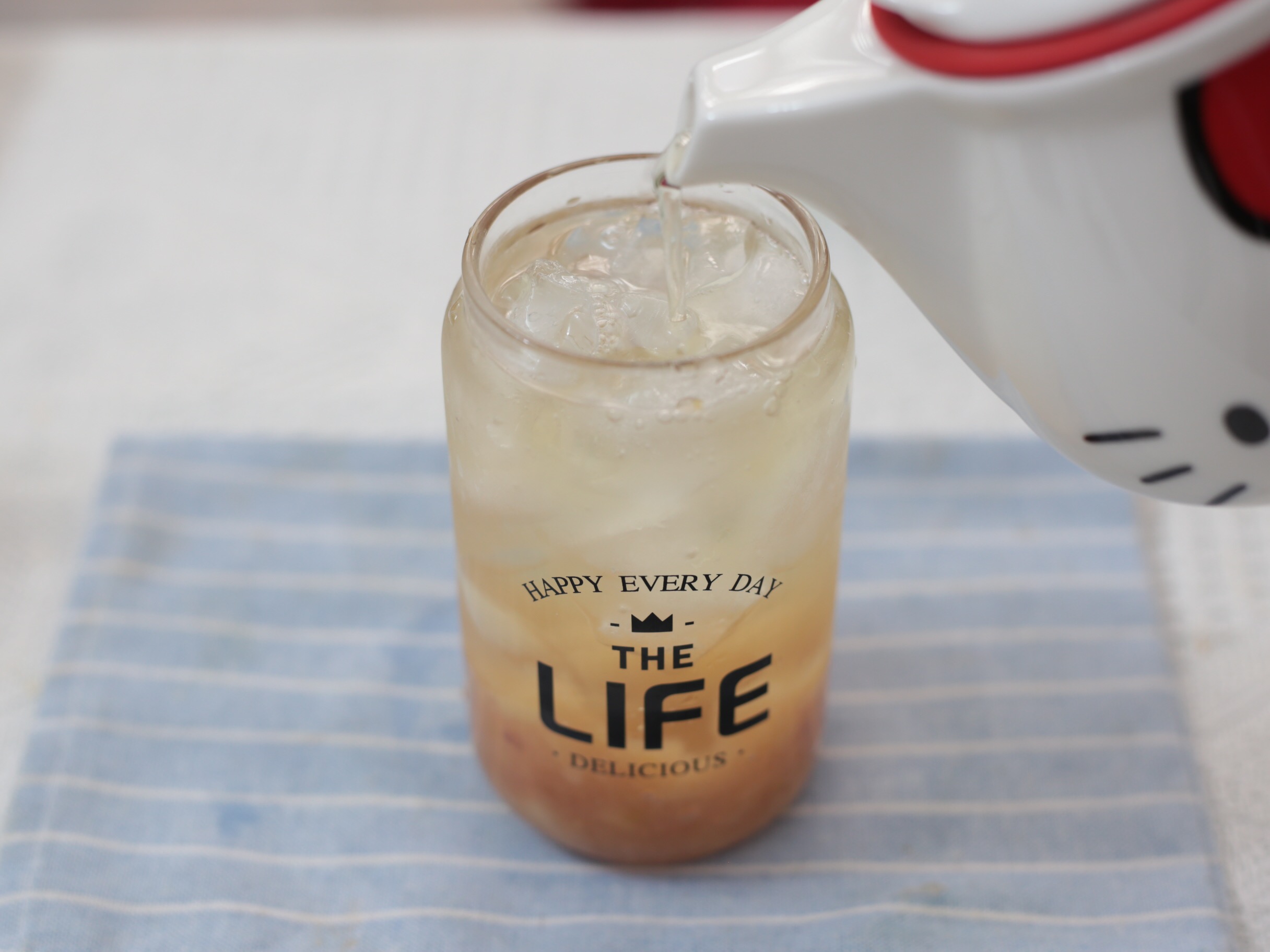 夏天清凉一夏下午茶,夏天的下午茶简单好喝带冰