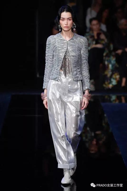 2021乔治阿玛尼春夏时装秀 (安普里奥·阿玛尼ar2500报价)