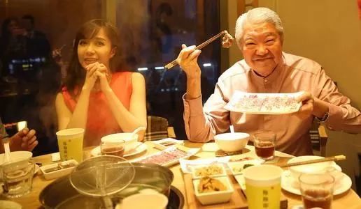 1989年香港最火节目主持:谈过47个女朋友,金庸眼中最潇洒的人