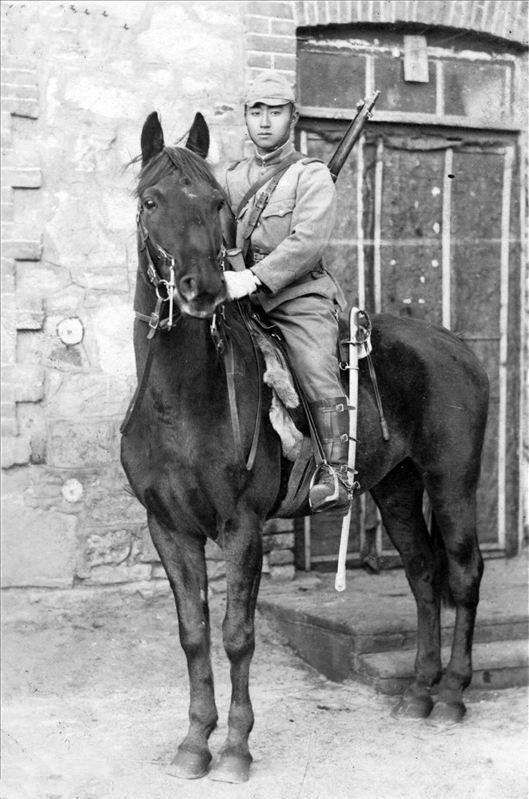 死得最窝囊得日本将军:遭民兵用长矛从肛门将他捅死