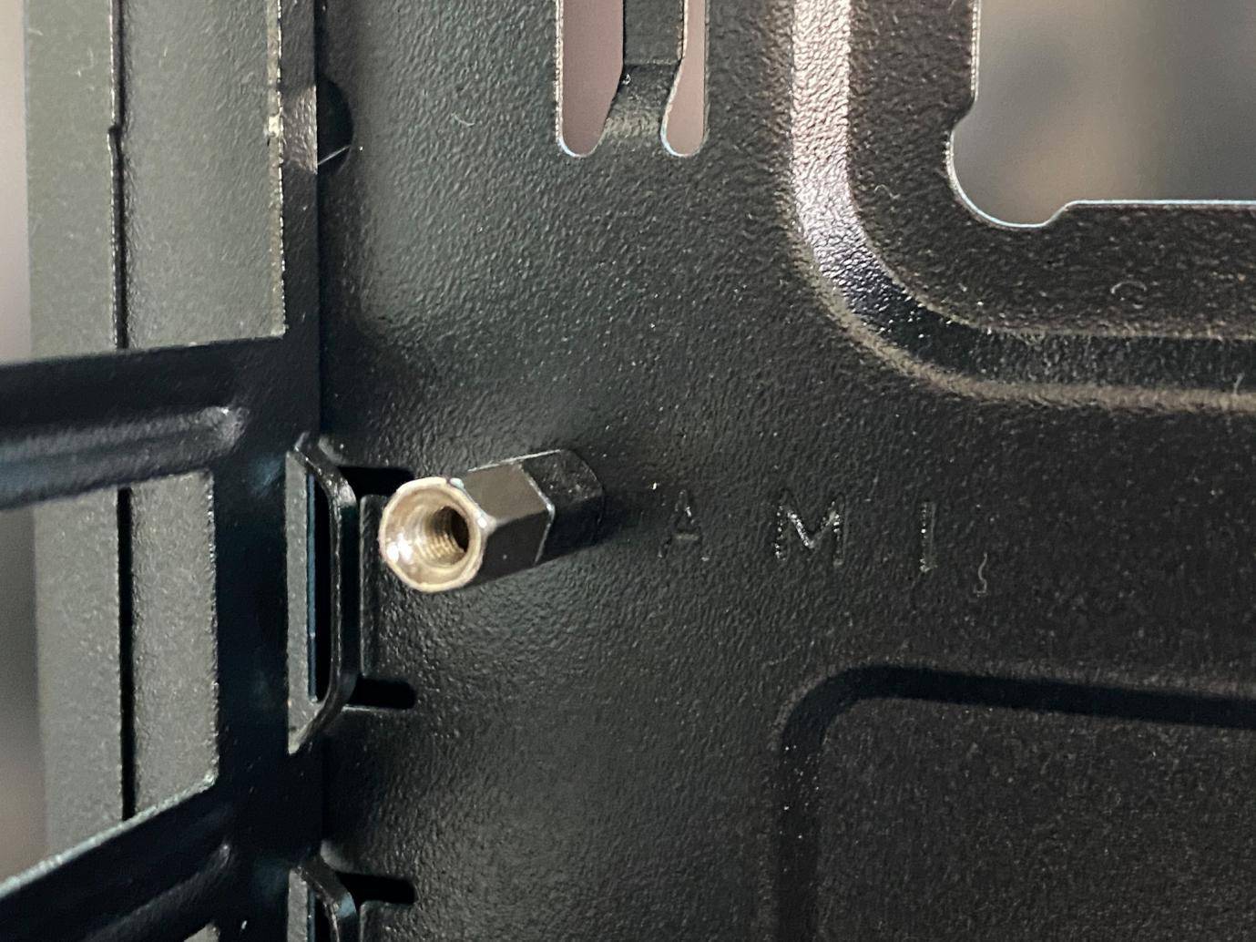 电脑系统是装在主板还是cpu上,电脑换了cpu和主板要重新装系统吗