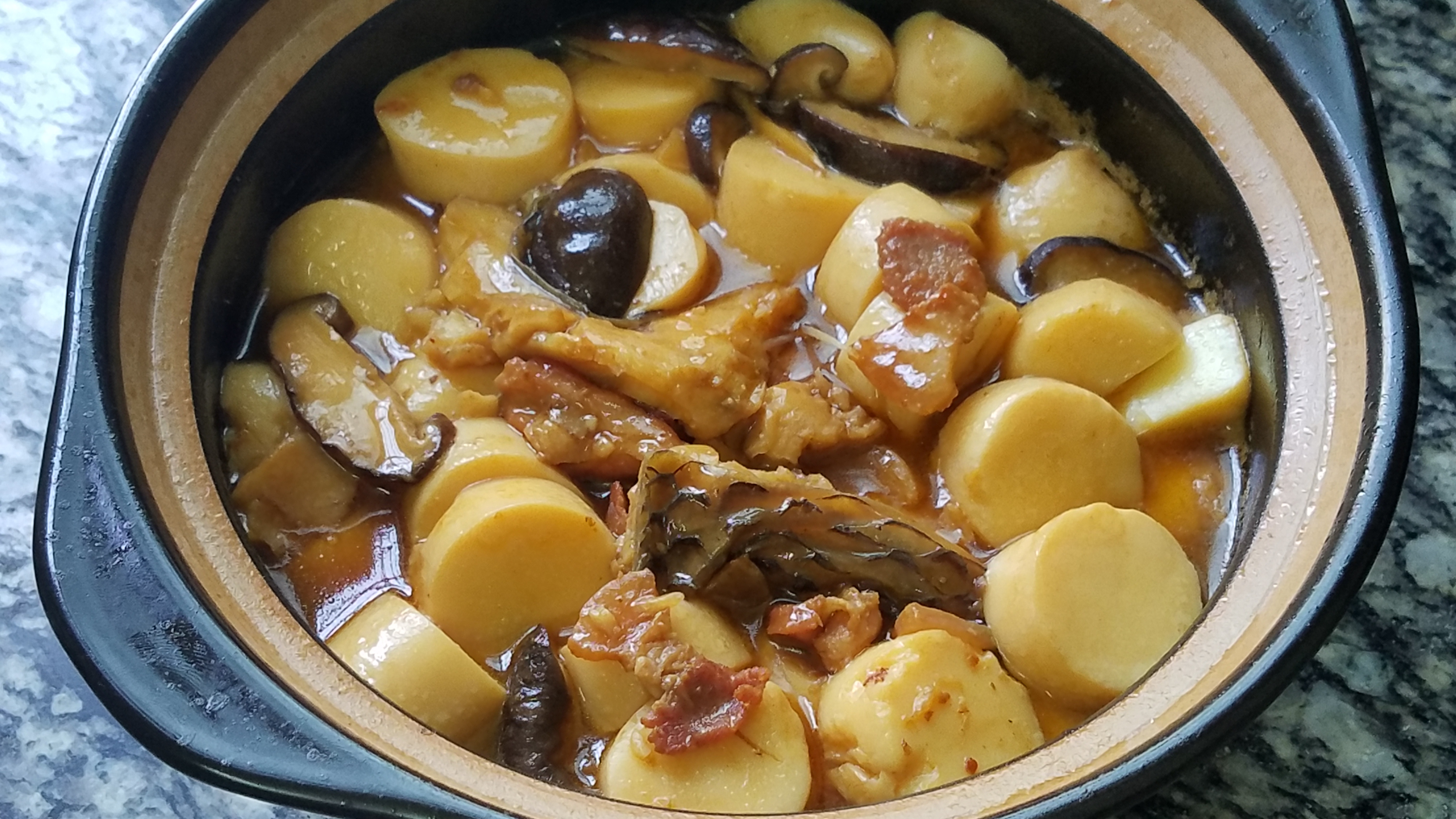 怎么炖鱼豆腐好吃又简单家常做法,江苏连云港豆腐炖鱼的家常做法