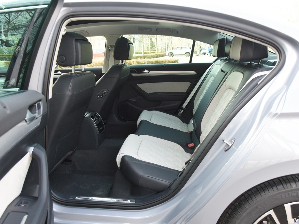 迈腾2.0t加速测试,迈腾2.0T百公里加速多少秒