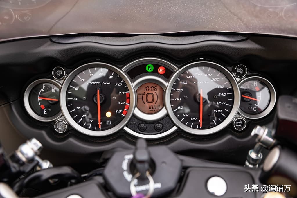 铃木gsx1300黑武士铃木隼,铃木gsx1000r2022款实拍试驾