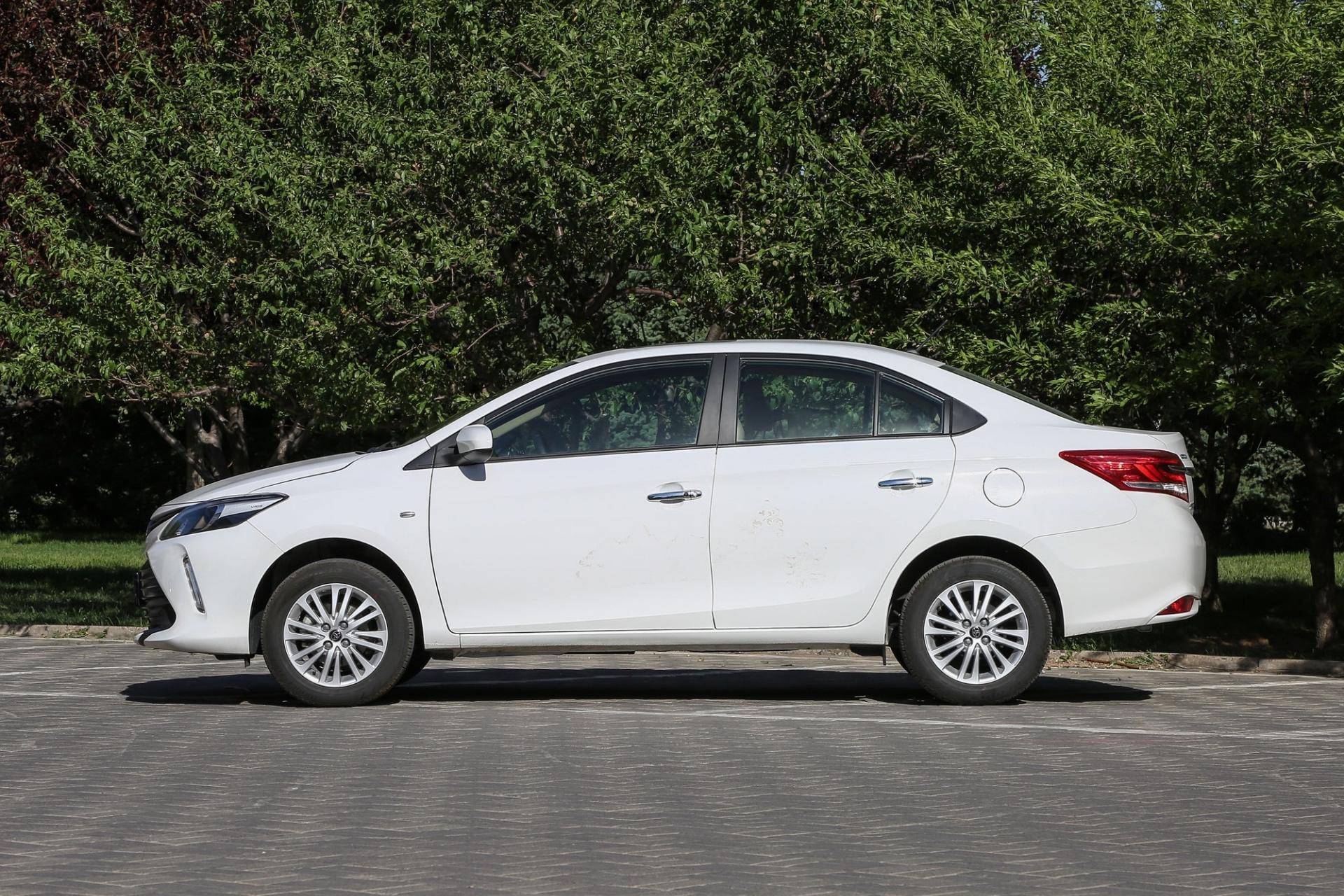 卡罗拉vs赛欧3,雪佛兰赛欧1.3自动挡和丰田卡罗拉