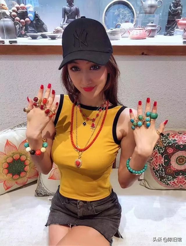 女士玩什么样的文玩,文玩女生