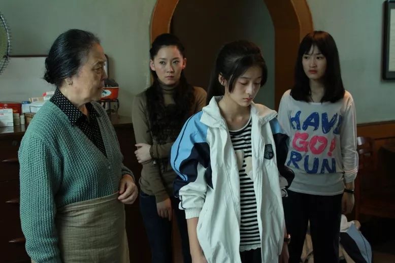 这部真实残忍的《狗十三》，揭露了多少中国式教育家庭