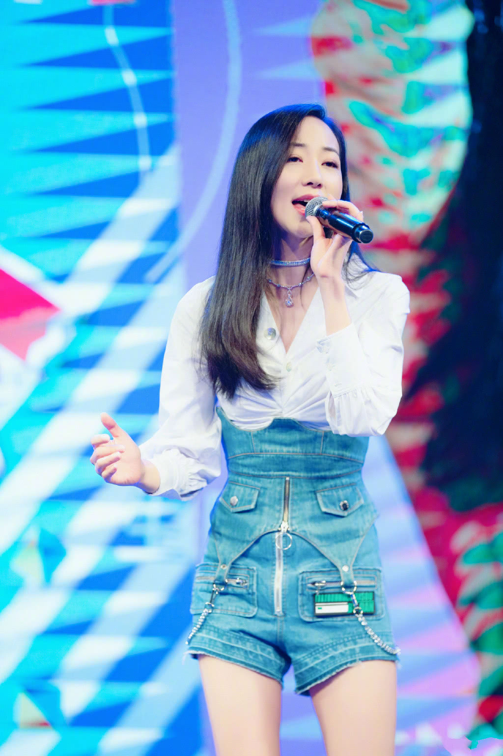 韩雪黑衣长腿,韩雪1米2长腿