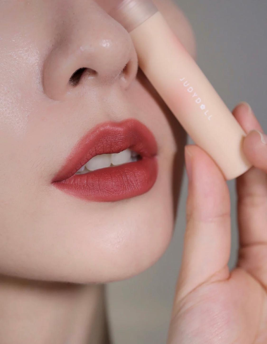 红棕色口红低饱和,便宜显白适合黄黑皮的口红颜色