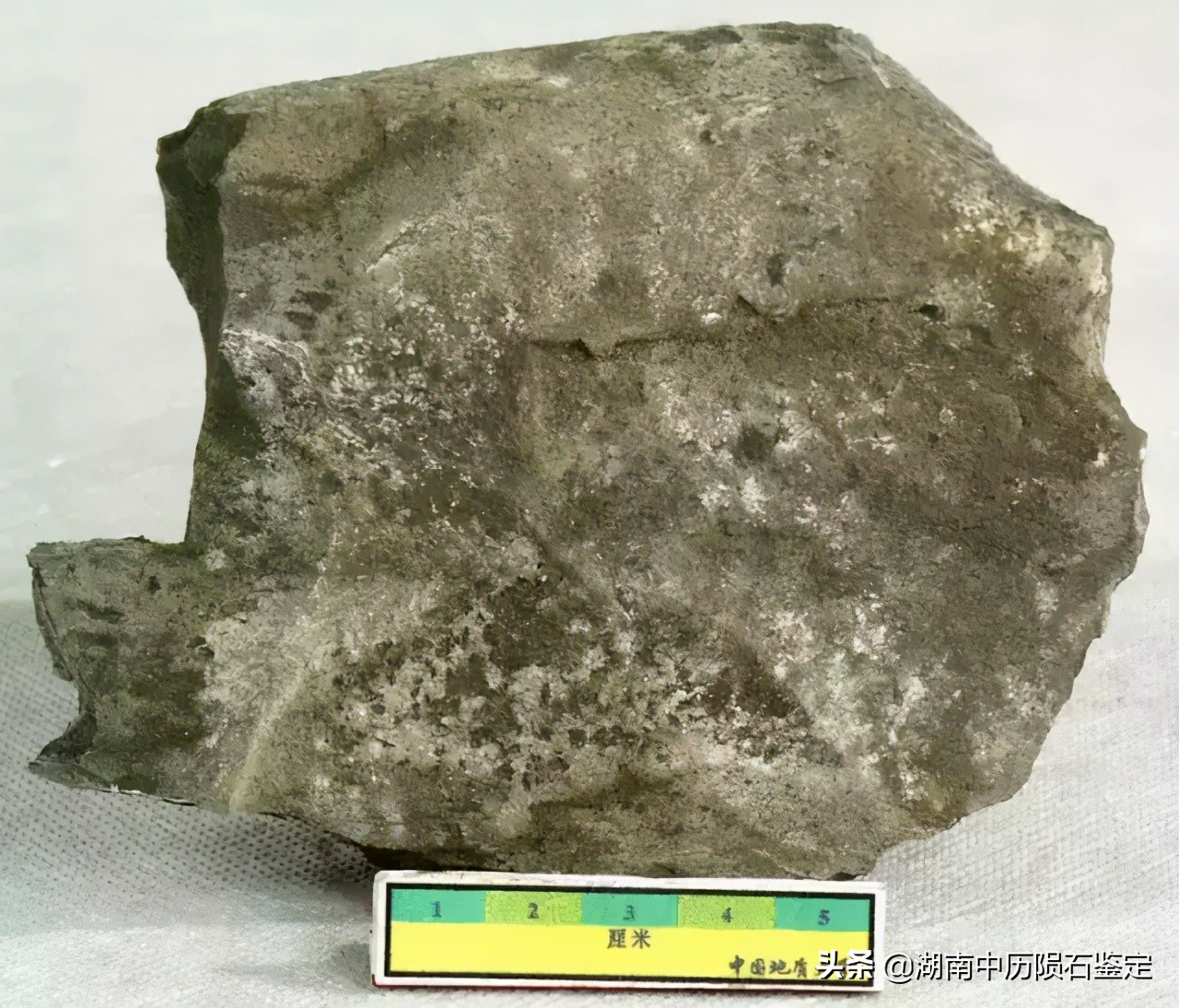 月球陨石与地球矿石的区别,月球陨石和矿石有什么区别