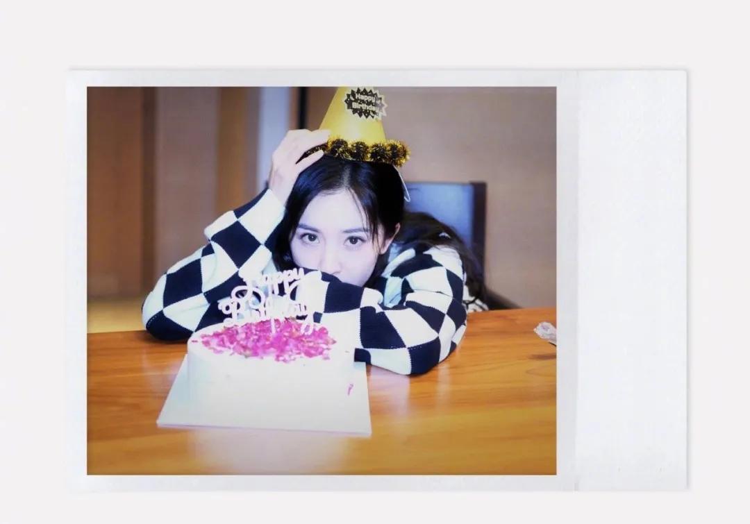 明星同款针织衫日常穿搭,秋天衣服推荐女毛衣