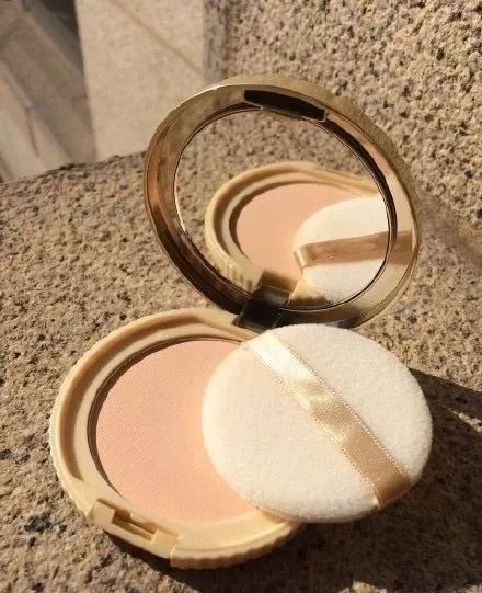 日常彩妆推荐新手用哪款好用,彩妆推荐及拔草款怎么用的