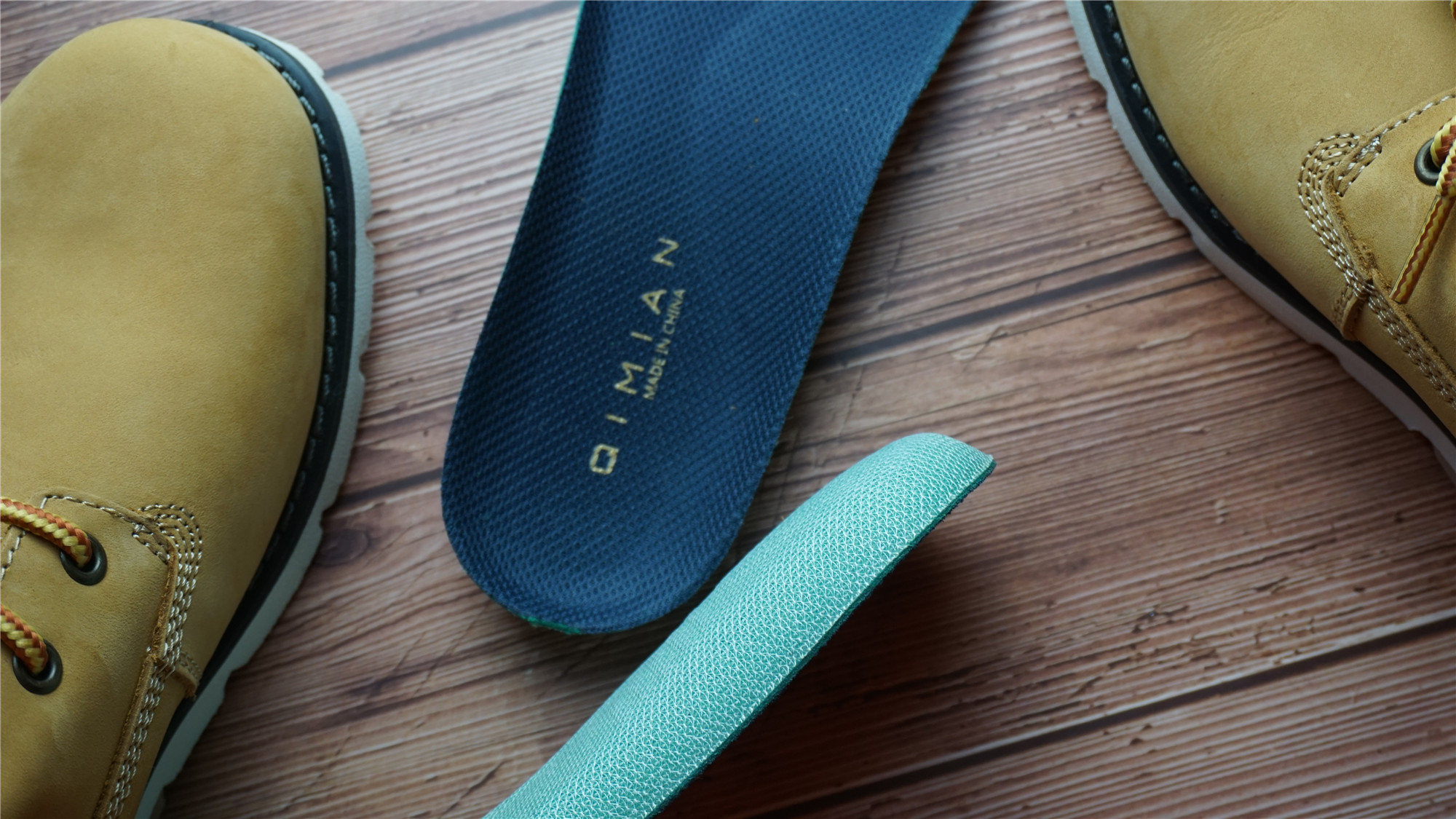 冬日踩雨必备！七面工装鞋上脚体验：不到300这材质我亏了吗？