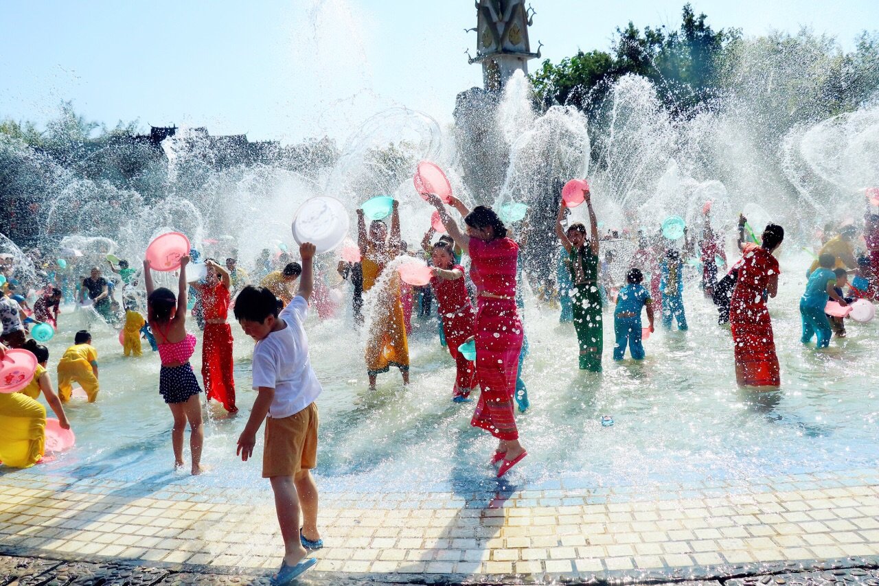 昆明西双版纳沿途的景点有哪些,昆明至西双版纳沿途旅游景点