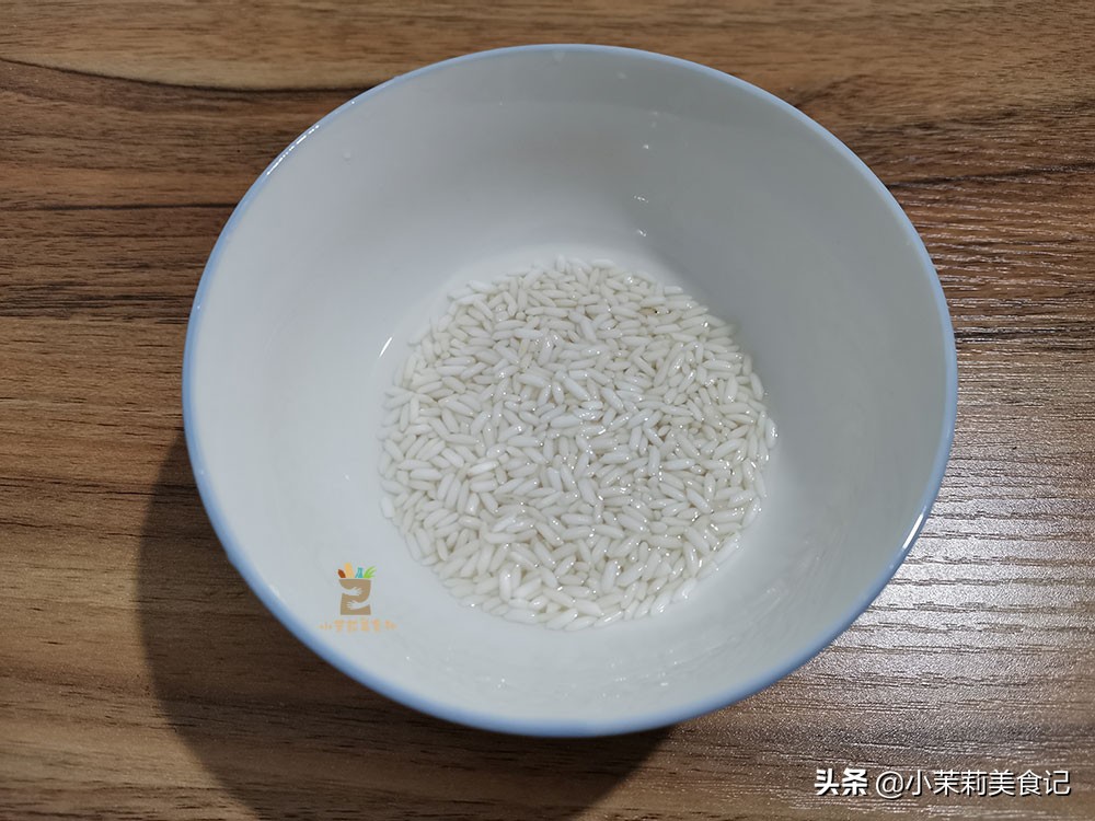 做玉米汁时，只放水可不行，教你一招，玉米汁香浓好喝又营养