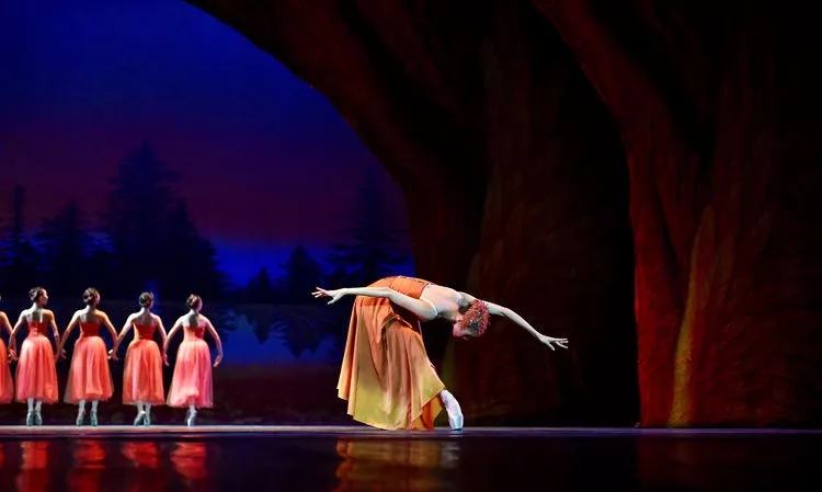 辽芭附中芭蕾舞在全国能排第一,辽芭附近芭蕾舞学校