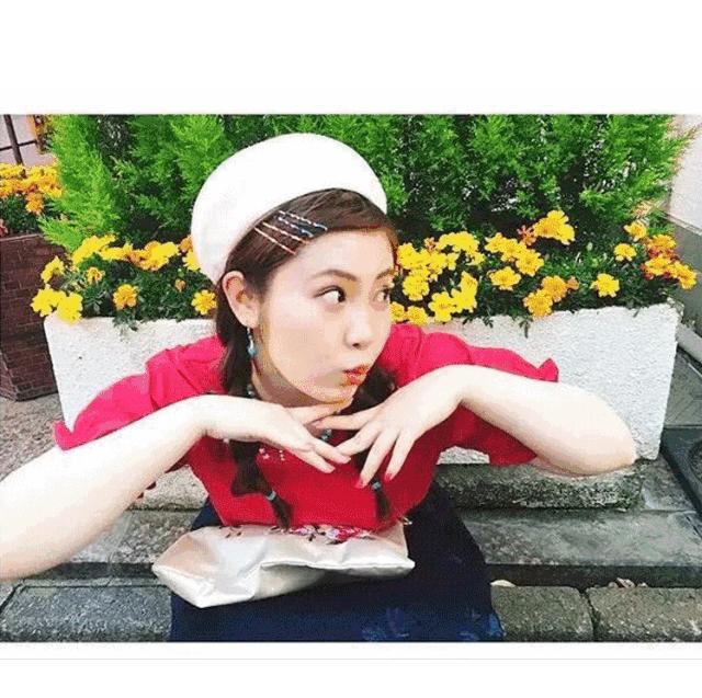 胖女孩这样穿搭也能拍美照