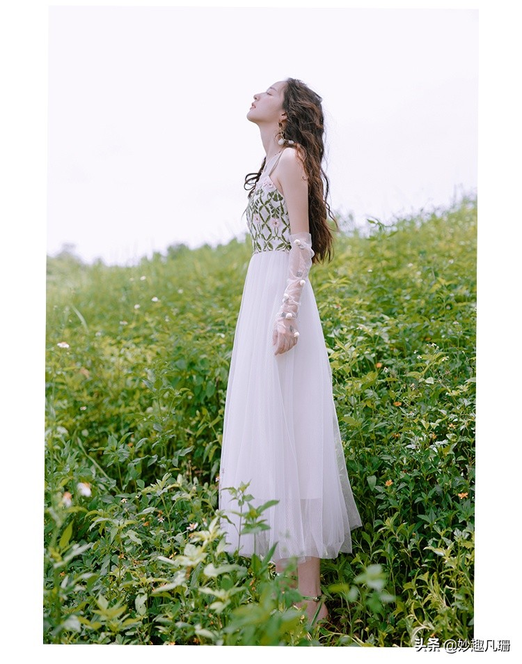 高端年会气质礼服推荐高级感,华丽设计感年会时尚轻奢高级礼服