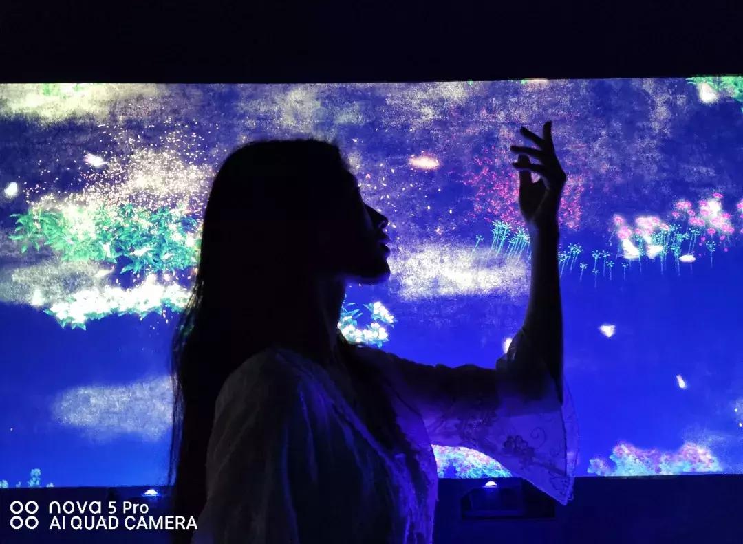 暗光环境拍人像技巧,黑夜拍照技巧白墙