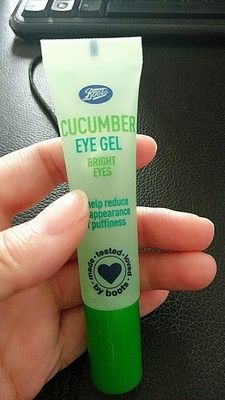 什么年龄开始用眼霜,蜂胶滋养紧致眼霜适合多大年龄用