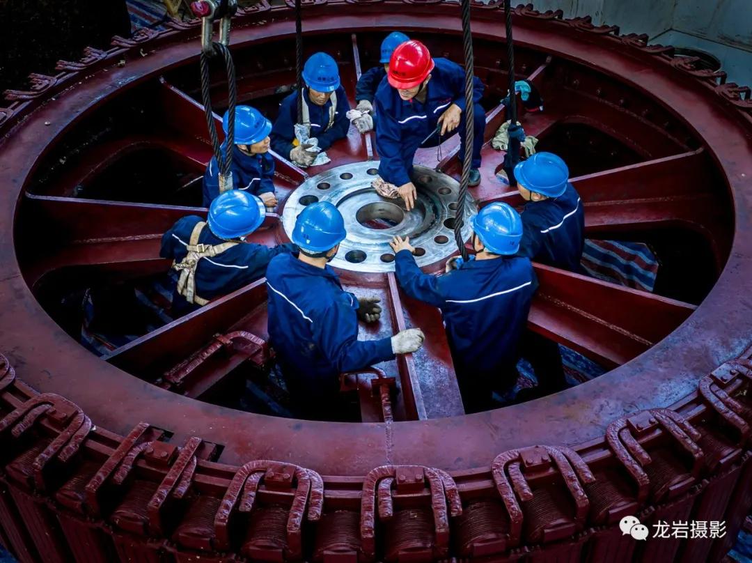 @龙岩人，让我们跟随无人机，一起飞跃闽西