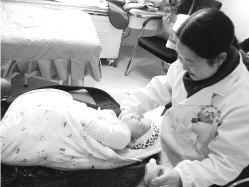 宝宝容易歪头怎么纠正,孩子经常歪脖