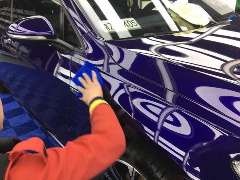 珍珠白的车漆怎么保养才最标准,汽车车漆怎么保养最好的方法