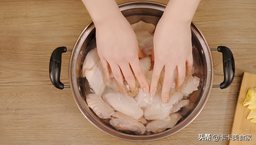 鸡翅中翅超辣,鸡翅中绝味